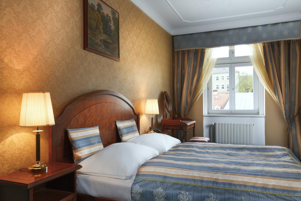 Hotel Ostende 카를로비바리 외부 사진