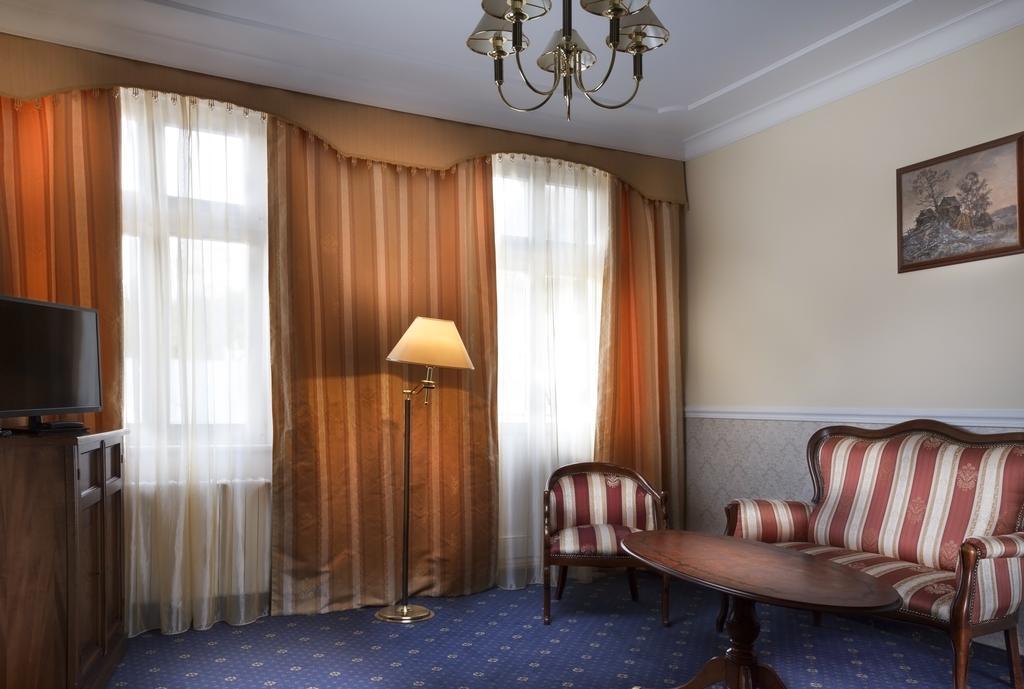 Hotel Ostende 카를로비바리 외부 사진