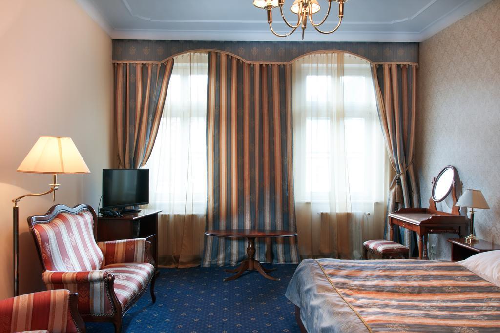 Hotel Ostende 카를로비바리 외부 사진